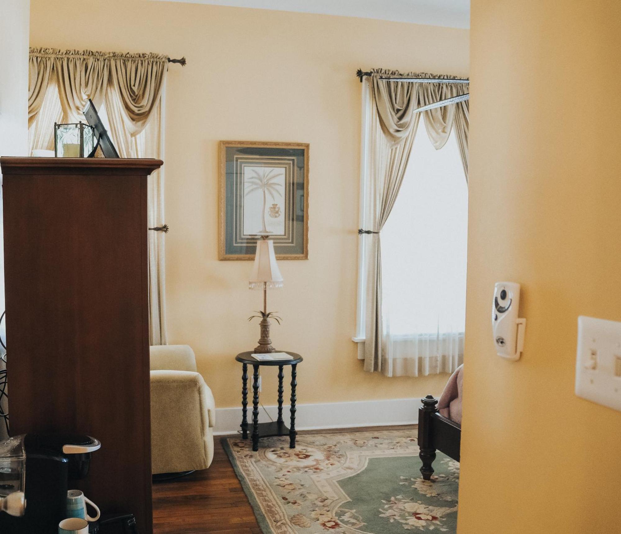 سافانا Green Palm Inn المظهر الخارجي الصورة